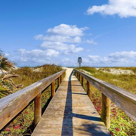 Jax Beach Oceanfront Getaway Apartment Jacksonville Beach Room photo